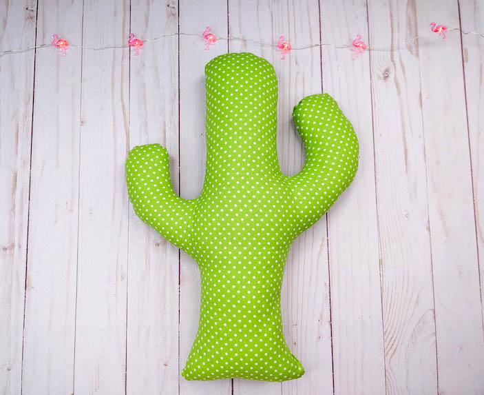 Easy to sew cactus throw pillow.