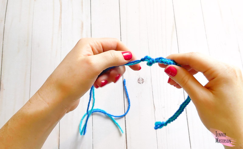 Additional knots tied to make the original knot bigger.