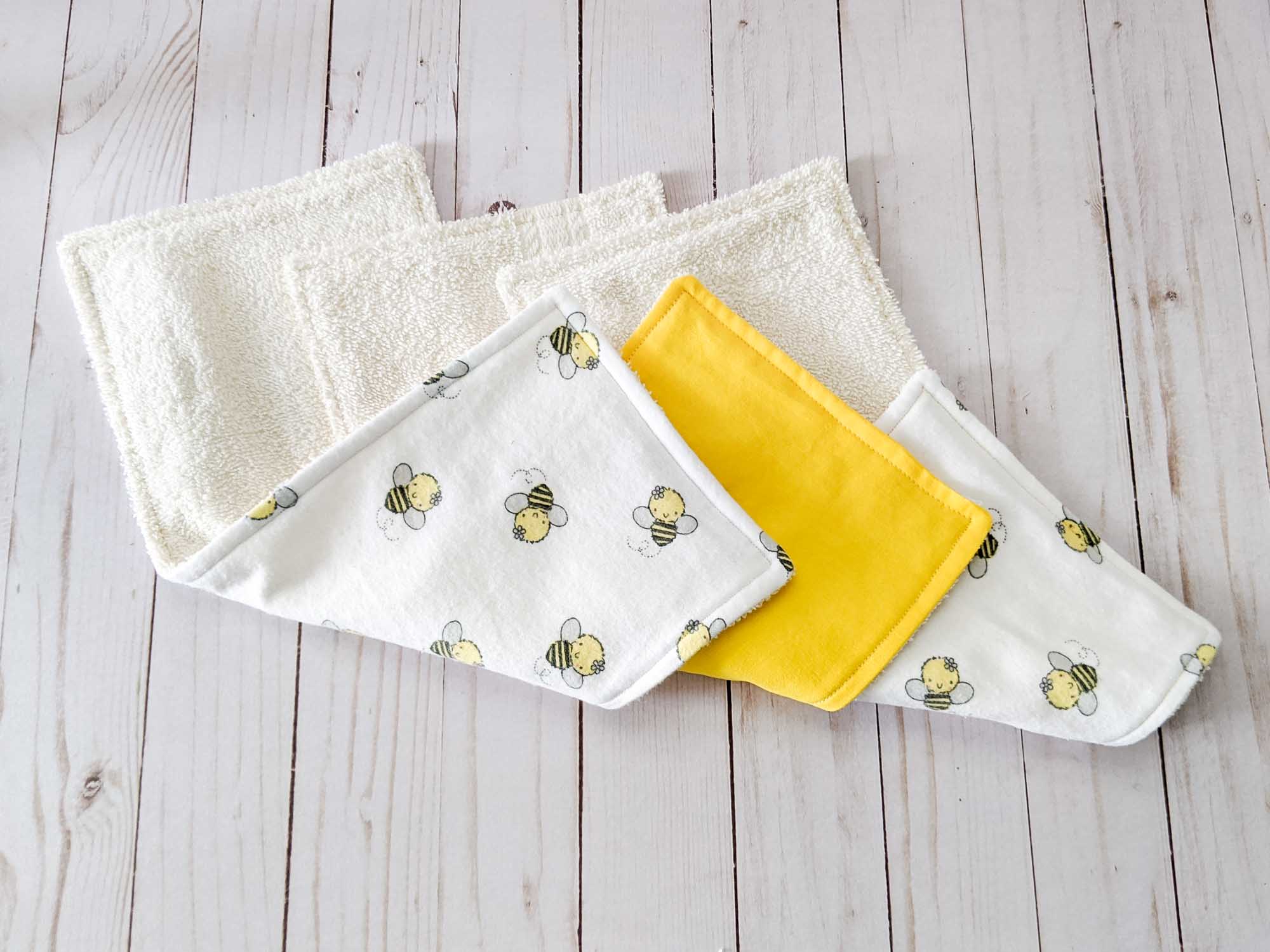 Baby Burp Cloth (Free and Easy Sewing Pattern)